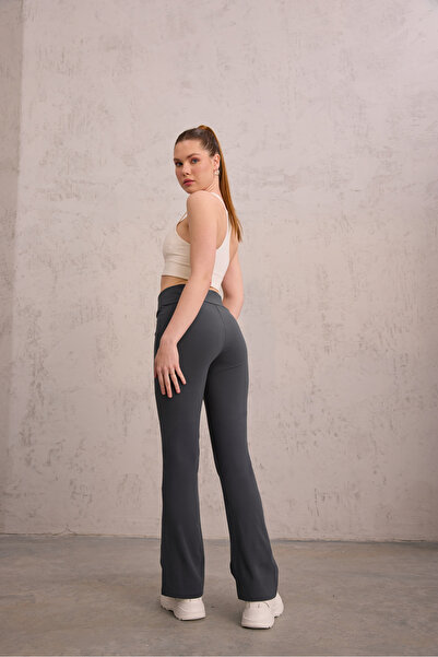 Laina Ισπανικό κολάν