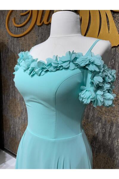 MODA Turkuaz Renkli Kayık Yaka Çiçek Detaylı Abiye Elbise