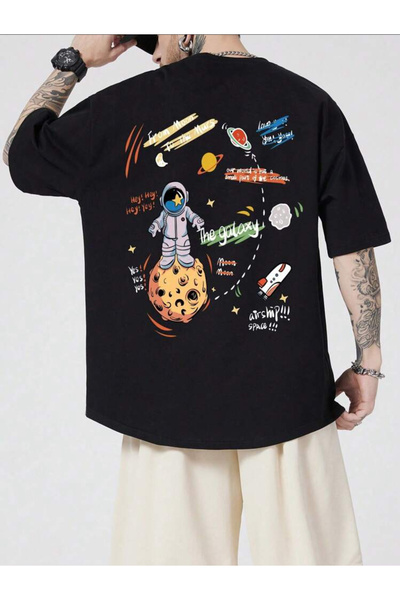 Daxia تي شيرت أبيض برقبة دائرية كبير الحجم مطبوع عليه كوكب خلفي للجنسين