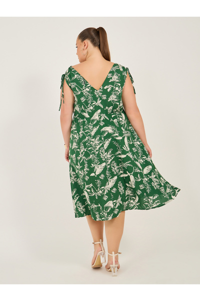 Styli Plus Size All-Over Floral Print Sleeveless Knee Length Dress