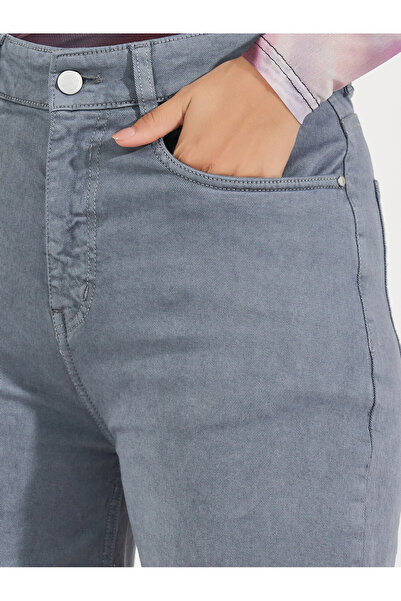 Styli High Rise Flared Jeans with Pockets
