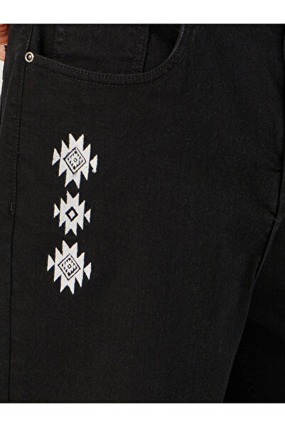 Styli Mid Rise Balloon Fit Embroidered Jeans