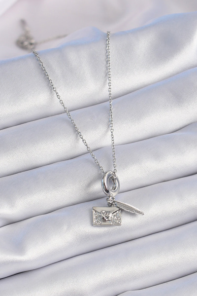 ForWhat Zarif Kadın için Silver Çelik Kalp Mektuplu Charm Kolye