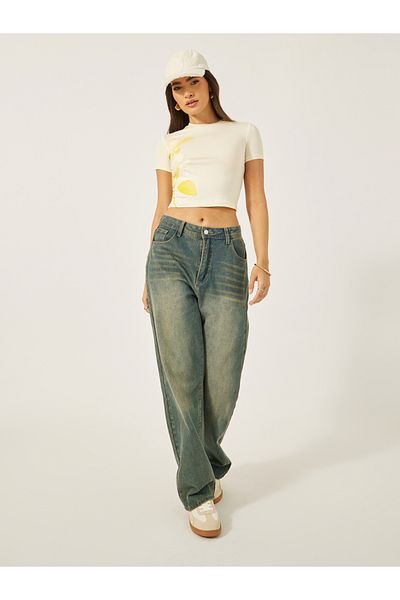 Styli Floral Graphic Print Fitted Crop T-Shirt
