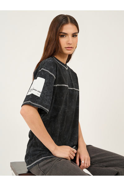 Styli تي شيرت كبير الحجم برقبة دائرية ومطبوع عليه حمض الغسيل