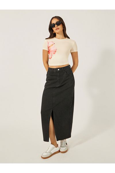 Styli Hibiscus Floral Graphic Print Fitted Crop T-Shirt