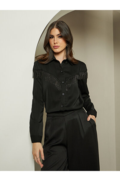 Styli قميص بمظهر جلد سويدي مع ياقة متباعدة وتفاصيل هامشية