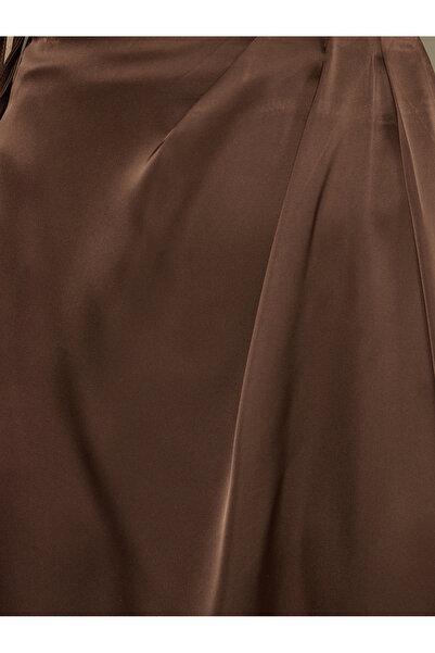 Styli Pleated Satin Midi Skirt with Side Slit Detail