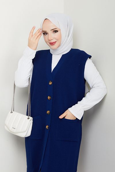 Pamuk Butik Women's Pocketed Button Closure Knitwear Vest