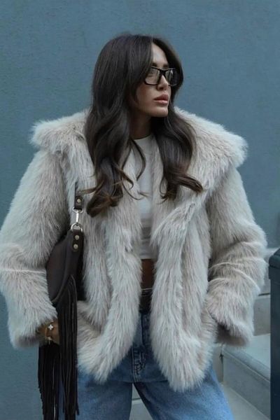 BERİ BUTİK Beigefarbene Premium-Kunstfelljacke für Damen