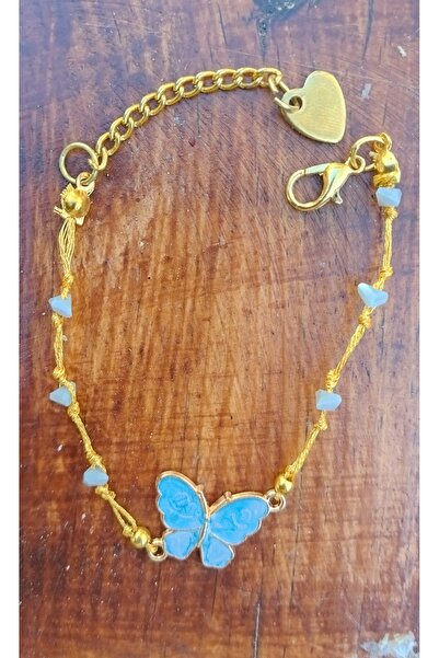 Designia سوار بتصميم سلسلة ذهبية على شكل فراشة مع تفاصيل خرز كريستالي على شكل مثلث رمادي