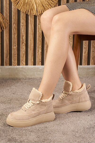 Nstil Günlük Kadın Bej Bot Bağcıklı Yüksek Kalın Tabanlı Kürklü Oval Burunlu Süet Hafif Bootie 1701