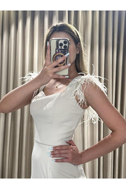 Kaleiçi Yıldızlar Bej Midi Boy Kolları Tüy Detaylı Kemeri Taş Detaylı Abiye Elbise APN998