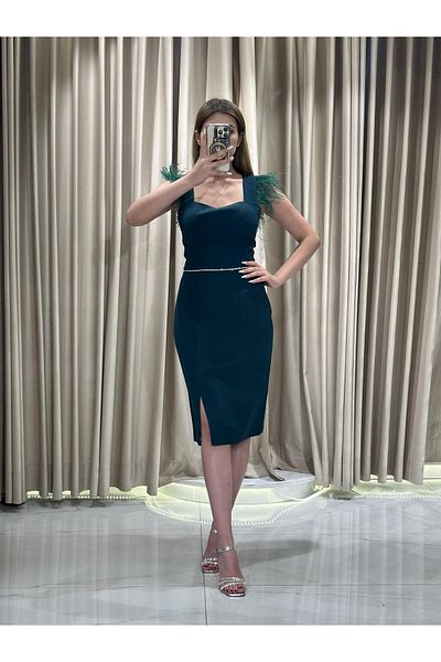 Kaleiçi Yıldızlar Emerald Green Midi Length Sleeves Feather Detailed Belt Stone Detailed Evening Dress Apn998