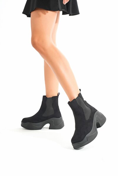 İnfon Ayakkabı Marketi حذاء نسائي يومي مرن عالي النعل من جلد الغزال الأسود FZ...