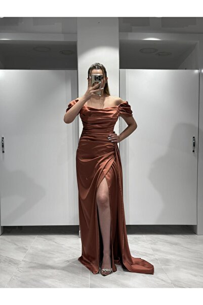 Kaleiçi Yıldızlar Kayık Yaka Düşük Kol Önü Drapeli Yırtmaçlı Yandan Pelerinli Balık  Abiye En4858 4858