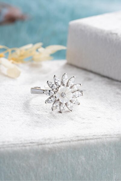 Nereze 925 Ayar Gümüş Ayarlanabilir Rodyum Kaplama Mekik Taşlı Manolya Çiçeği Yüzük