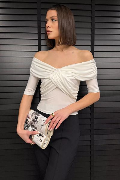 GÜLSELİ Κρεμ γυναικεία Crop μπλούζα Madonna Collar Draped