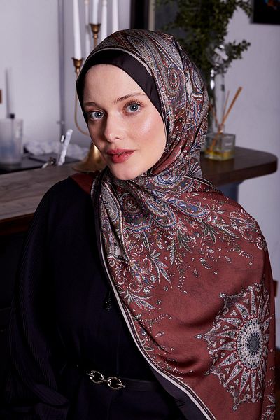 Levidor Burgundy Authentic Pattern Indian Silk Shawl