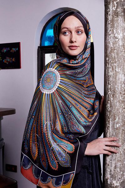 Levidor Black-Blue Circular Indian Silk Shawl