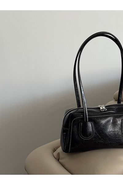 ALTUDA Women's Zippered Shoulder Bag with Stitching Detail
