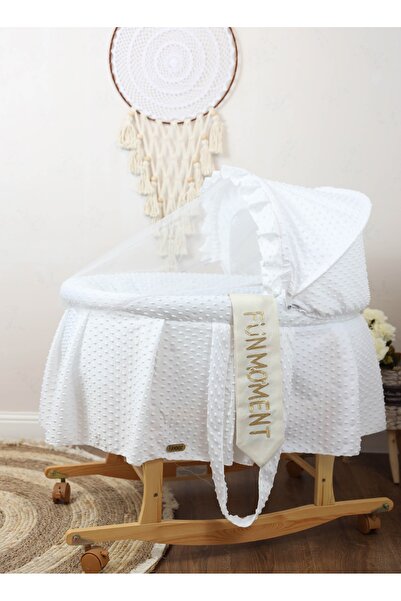 Fun Moment مهد الطفل سلة موسى للأطفال مع ناموسية مع حامل خشبي بعجلات