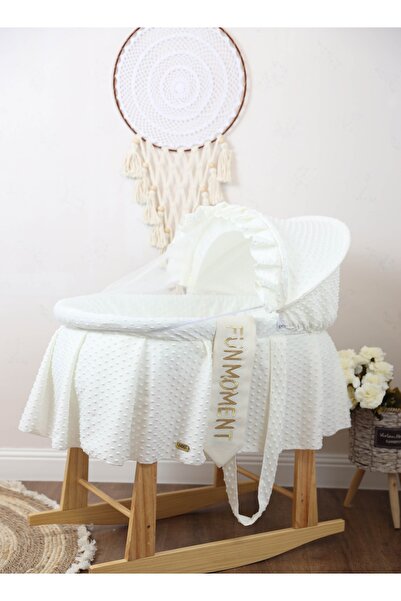 Fun Moment سلة موسى للأطفال باللون الأبيض العاجي مع حامل خشبي هزاز