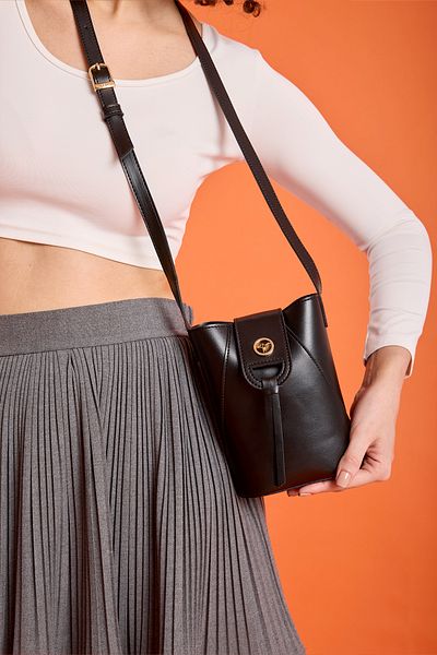 Garbalia Baku Women's Black Shoulder Bag with Adjustable Shoulder Strap and Magnet Closure Phone Holder