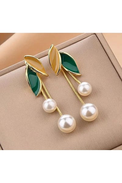 KÜP AKSESUAR Vintage Leaf Pattern Pearls Earrings
