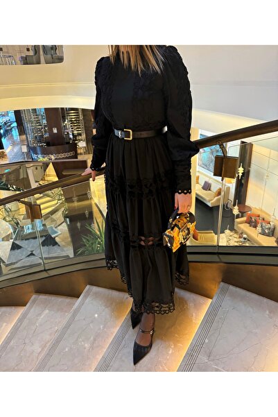 SİSS PRİVE İTHAL GÜPÜR DETAYLI SİYAH ELBİSE