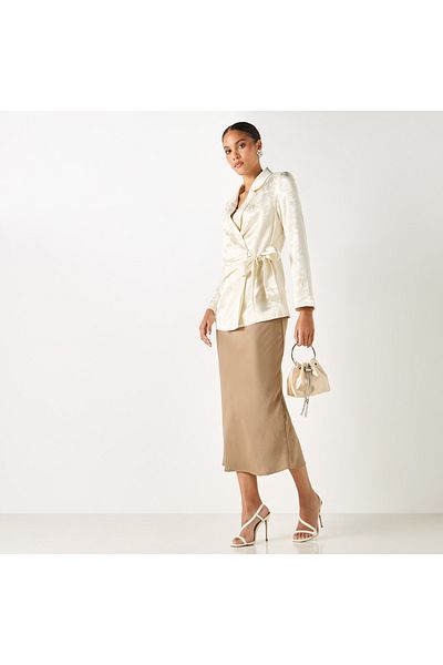 Iconic Textured Notched Lapel Jacket With Long Sleeves And Tie-up Detail