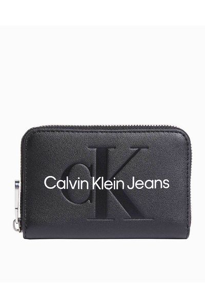 Calvin Klein Dámská mono peněženka Sculpted Med na zip - stylový a funkční design