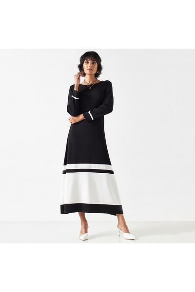 Iconic Colourblock Maxi Dress With Round Neck And Long Sleeves