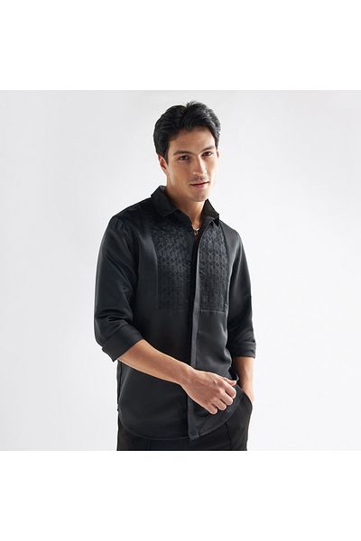 FAV Dress Shirt With Embroidered Bib