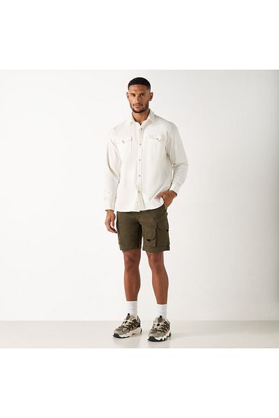 ECKO شورت مرن من Unltd بخصر منقوش مع جيوب شحن وإغلاق برباط