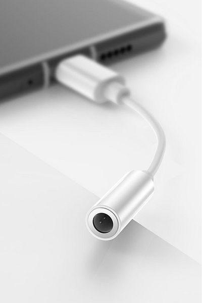 TrkTech محول سماعة رأس سلكي متوافق مع iPhone وiPad يعمل بتقنية Bluetooth Lightning إلى مقبس سماعة الرأس