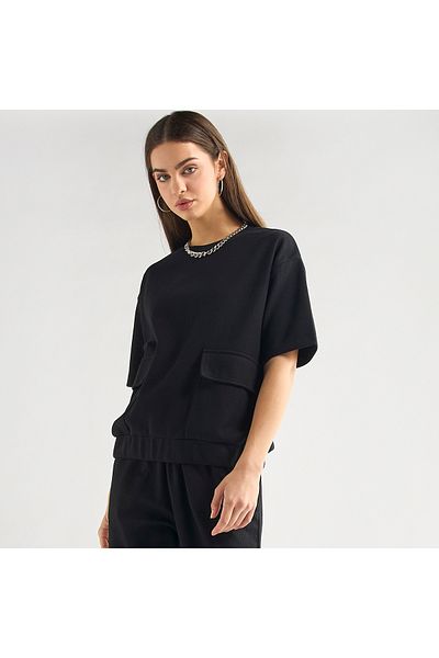 FAV طقم تي شيرت وبنطال رياضي بتفاصيل جيوب محببة