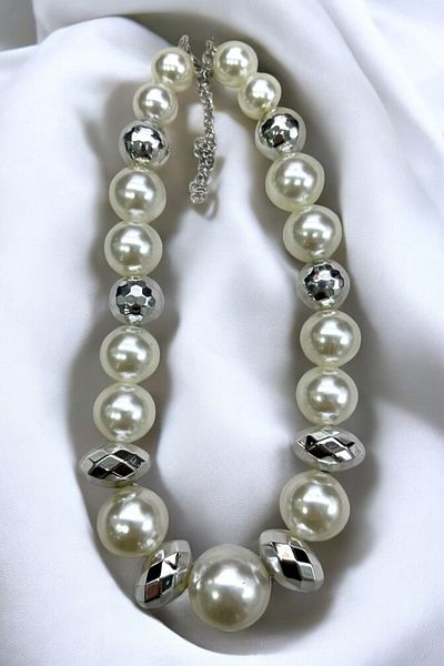 PETEK AKSESUAR Metallized Style Necklace with Large Pearl