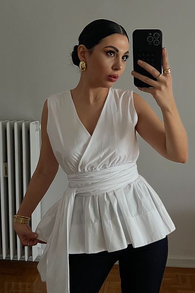 Seda Yalçın Atelier Λευκή μπλούζα μάρκας με μανίκια με κορδόνια