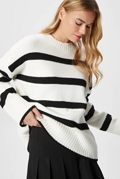 Ritnice Women's Homy Soft Crew Neck Ecru Black Striped Oversize Sweater Sweater