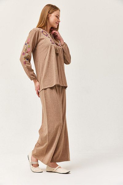 CALİENTE Hera Fabric Front and Sleeves Embroidered Double Suit Mink