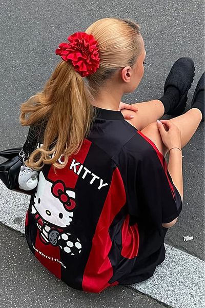 EFBUTİK Κόκκινο μαύρο μπλουζάκι Τζέρσεϊ Hello Kitty&Flotte