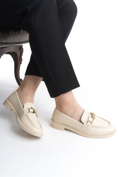 Taha Türk Kadın Krem Loafer Gold Toka Detaylı Maskülen Kadın Ayakkabısı Casual Günlük Şık ve Rahat Ayakkabı