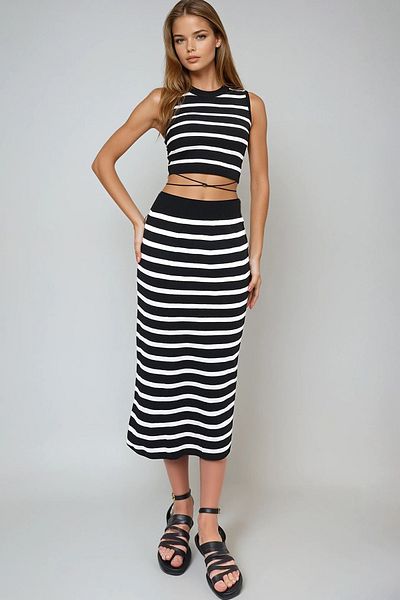 VAGGON Women's Black Crew Neck Striped Crop Knitwear Blouse and Skirt 2-Piece Knitwear Set