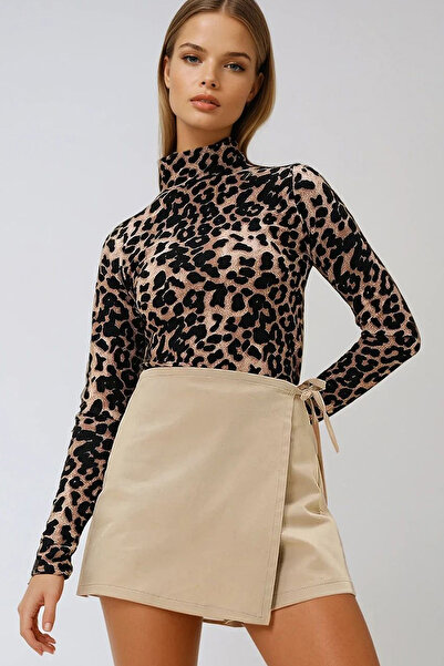 VAGGON Μπεζ με κορδόνια - Λεπτομερής μίνι φούστα από γαμπαρντίνα (Prmx13131)