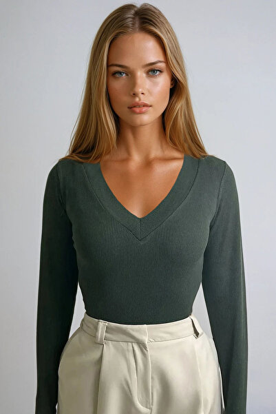 VAGGON Women's Dark Green Front and Back V-Neck Ribbed Knitted Blouse Prmx13330