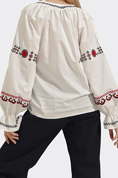 VAGGON Bluză din popelin țesut cu guler alb pentru femei, cu broderie florală în față și mâneci Prmx9056