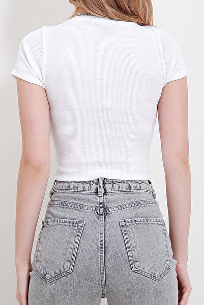 VAGGON Women's White Crew Neck Crop Knitted Blouse Prmx11549