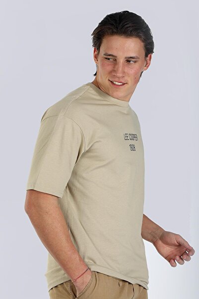 Lee Cooper Ανδρικό μπλουζάκι Nigel 100% βαμβακερό με λαιμόκοψη σε μπεζ χρώμα