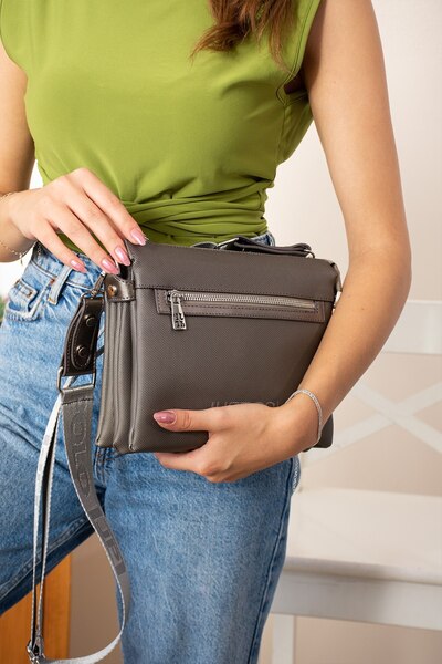 Just Polo حقيبة كروس للنساء من جست بولو، مقاس الموسم الجديد: الطول 18 سم، الع...